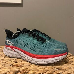 Hoka Clifton 8 - men’s size 9.5